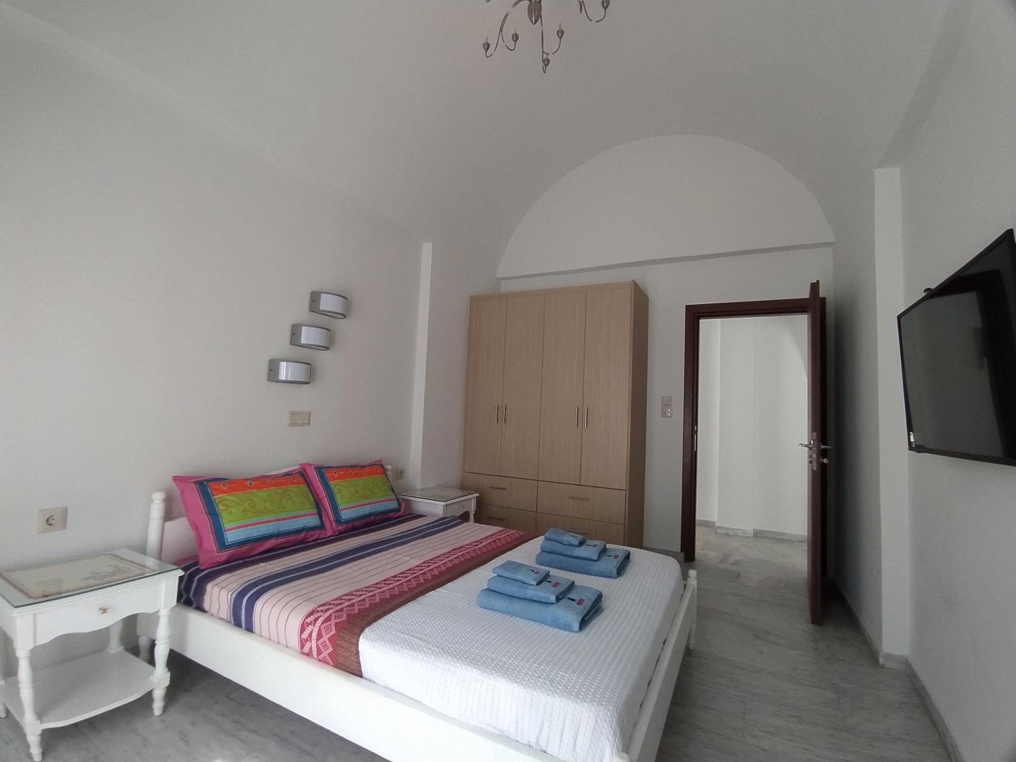Chariot Apartments Santorini Kamári Quarto foto