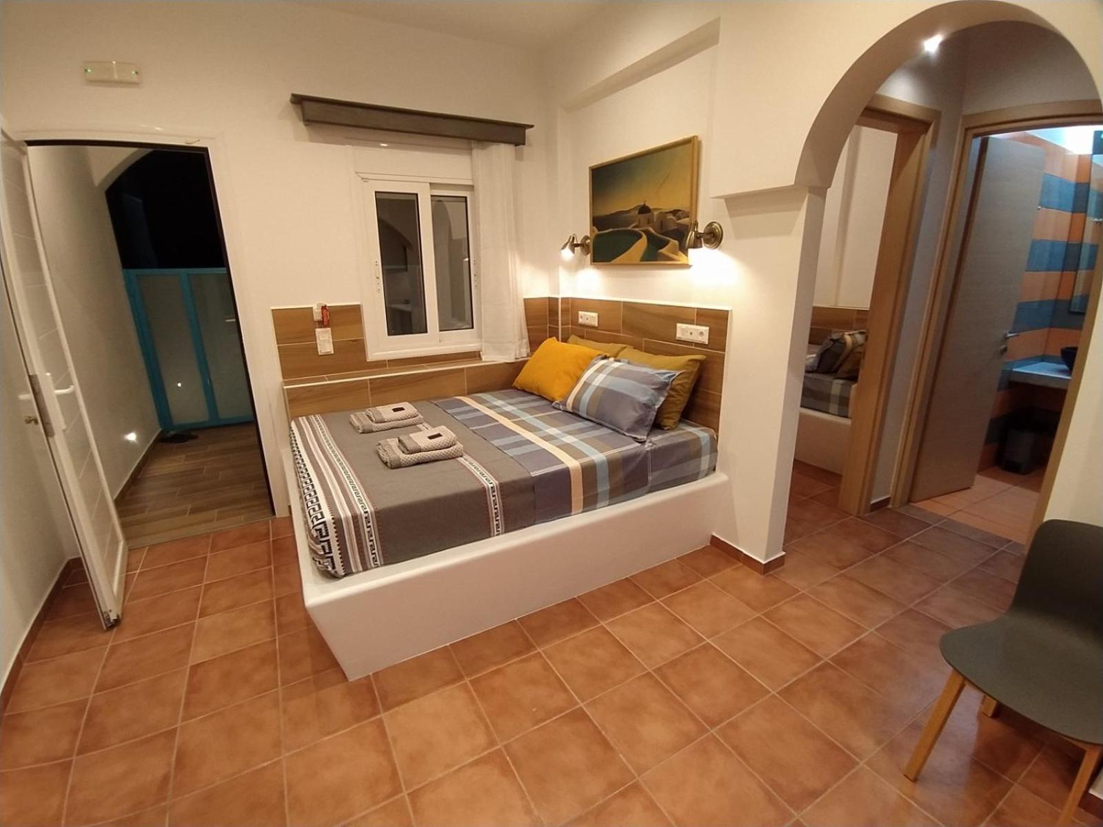 Chariot Apartments Santorini Kamári Quarto foto